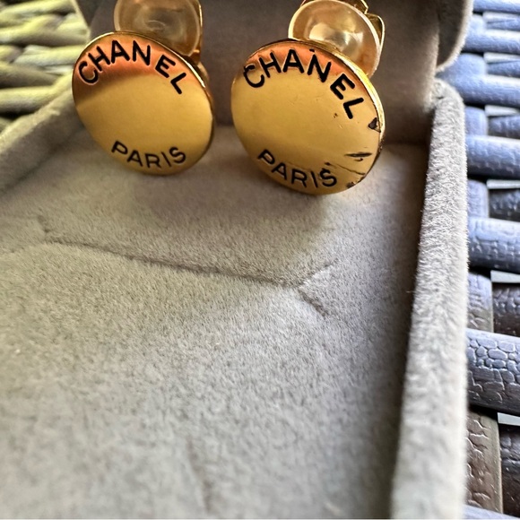 EUC CHANEL Chanel Paris Vintage Gold Metal Small Round Logo Clip On Earrings - Picture 7 of 10